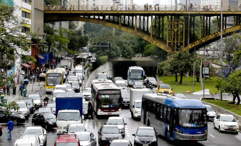 Foram 777 quilômetros de congestionamento às 7h30